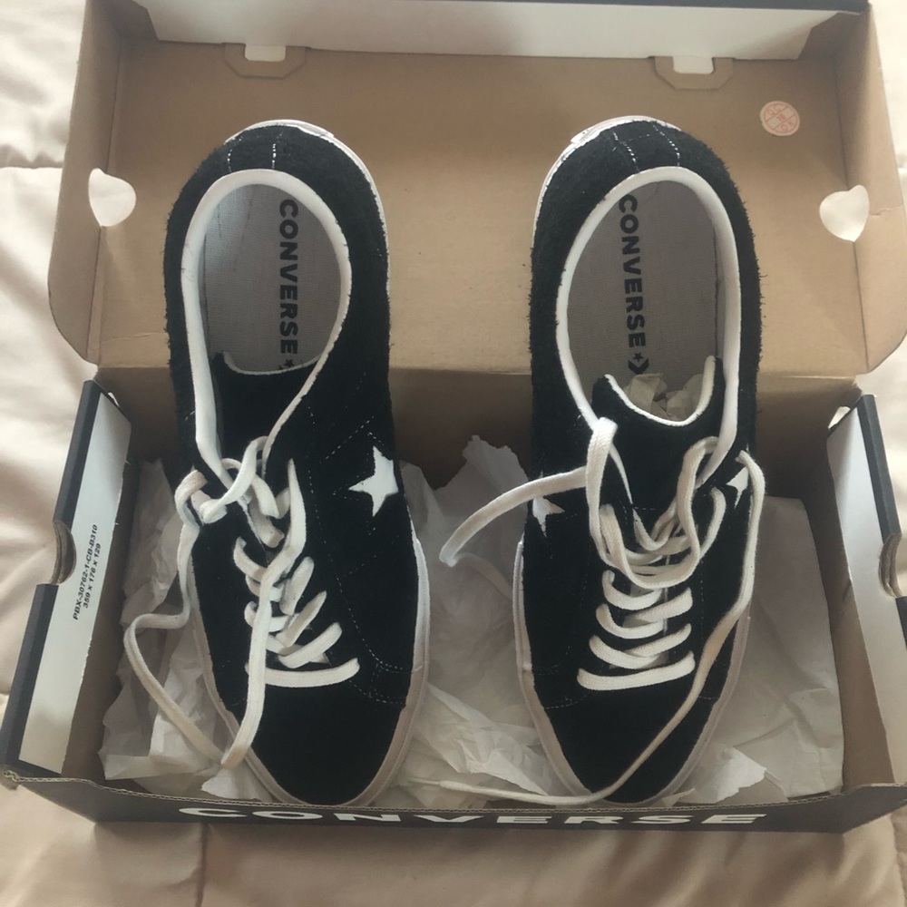 Converse One Star with box